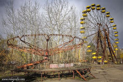 Deserted Fairgrounds .